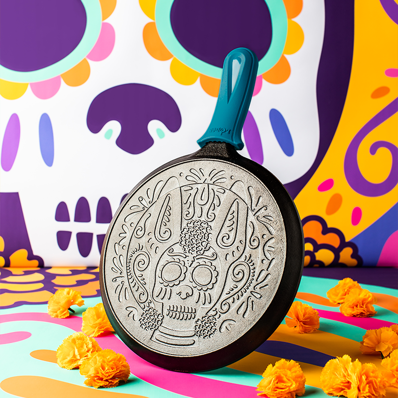 10.5 Inch Seasoned Cast Iron Xolo Sugar Skull Griddle with Deluxe Handle Holder