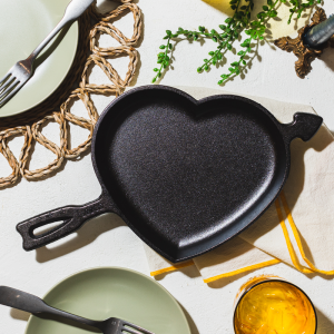 Seasoned Cast Iron Heart Skillet