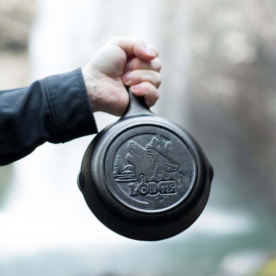 Wildlife Series? 6.5 Inch Cast Iron Wolf Skillet